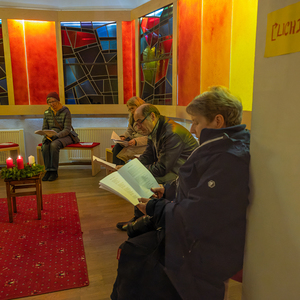 Unterschiedliche Station luden zur Beschäftigung mit dem Thema 'Friede mit mir/meinem Nächsten'