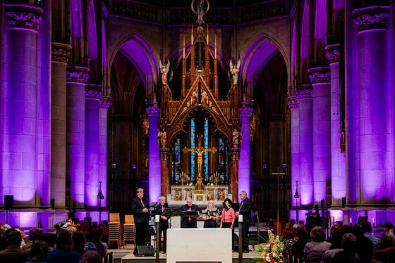 Vokalensemble Voices; Lange Nacht der Kirchen 2026 / © Diözese Linz / Johannes Kienberger Geistliche und weltliche Vokalmusik rund um den Marienmonat Mai und vorsommerliche Kl?nge. Musik zum Wohlf?hlen - interpretiert vom Linzer Vokalsextett Voices unter der Leitung von Josef Habringer.