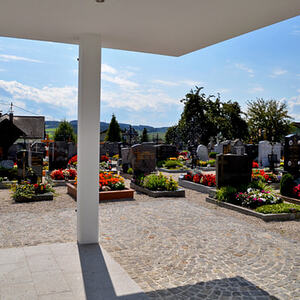Friedhof und Aufbahrungshalle