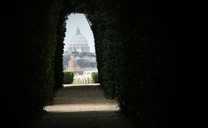 Blick durchs Schlüsselloch auf den Vatikan