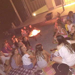 Singend in die Nacht