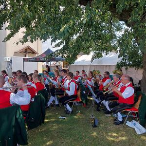 Umrahmung durch die Musikkapelle Enns