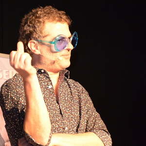  zwei restlos ausverkauften Vorstellungen vor einem begeisterten Publikum im Pfarrzentrum St. Stephanus