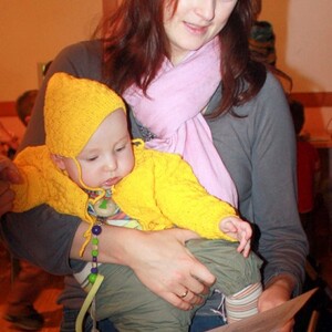 Kinder bei der Buchaustellung