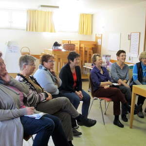 Torten verzieren, Pfarre Neumarkt im Mühlkreis