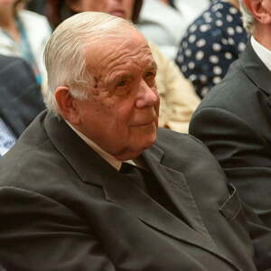 Bischof Maximilian Aichern