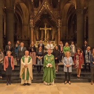 Sendungsfeier in den pastoralen Dienst der Diözese Linz am Sonntag, 27. September 2020 in der Mariendom LinzBild: v.l.n.r. 1.reihe Gudrun Becker, Dir. Brigitte Gruber-Aichberger, generalvikar Severin Lederhilger, Bischof Manfred Scheuer, Claudia Kap