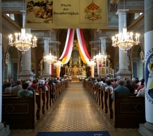 Erster Festgottesdienst mit Bischof Ludwig