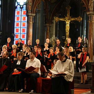Der Hartkirchner Chor 'cantus toccare' bei der Vesper im Linzer Mariendom