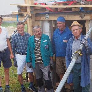 Dieses Team bewerkstelligte den Hebevorgang: v.l. Hans Reindl, Walter Mitterecker, Leopold Zauner, Hans Eichler,Gerhard Rammerstorfer, Andreas Luegmayr