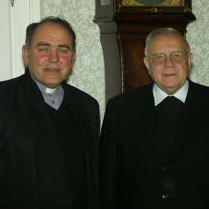 Aichern mit dem Bischof von Kotor Ivo Gugic (2005)