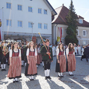 Begleitung durch die Trachtenmusikkapelle