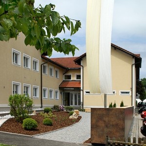 Vorplatzgestaltung Frühjahr 2011