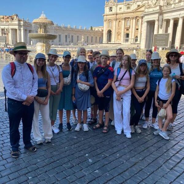 Ministranten aus Oberkappel am Petersplatz