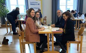  Das Katholische Bildungswerk OÖ festigt mit der Bilanz 2025 seinen Stellenwert als Oberösterreichs größter BildungsNAHversorger. 