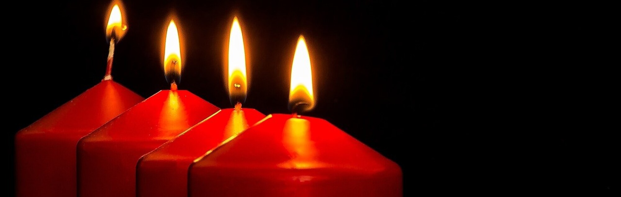 4 Kerzen brennen