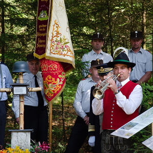 Gedenkfeier Fliegerkreuz in Entholz