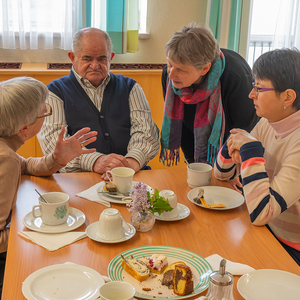 Jungscharkinder und deren Eltern luden zum Pfarrkaffee