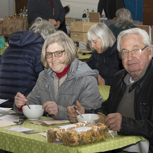 Fastensuppen-Essen am Bauernmarkt