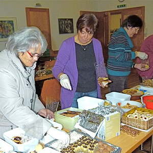 180 Caritas-Kekssackerl gefüllt