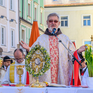 Segnung der Kreuzigungsgruppe am Schmidberg