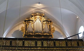 Brunnenthaler Freundt-Orgel (Link zum Foto: https://de.wikipedia.org/wiki/Datei:Leopold_Freundt_Orgel_Brunnenthal_1715_1.JPG)