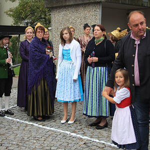 Festzug mit der Erntekrone