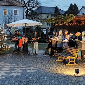 Familiengottesdienst auf der Dorfwiese