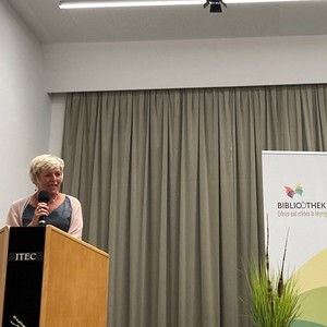 Bibliotheksleiterin Monika Gebetsberger