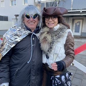 Aliens erkunden Hörsching