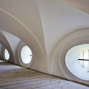 Besichtigung der Baustelle am Gerüst