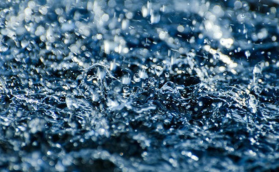 ...fällt ins Wasser