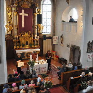 Palmweihe am Dorfplatz, Einzug in die Kirche zur Hl. Messe
