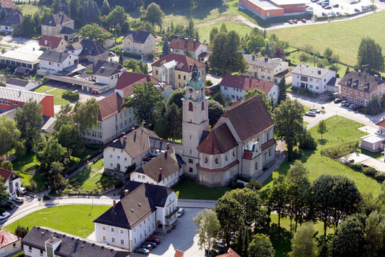 Pfarrkirche Sattledt - Luftaufnahme