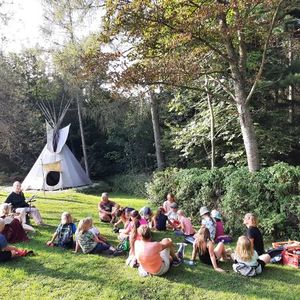 Bei der Sagen-Märchenwanderung der Stadtbibliothek Altheim