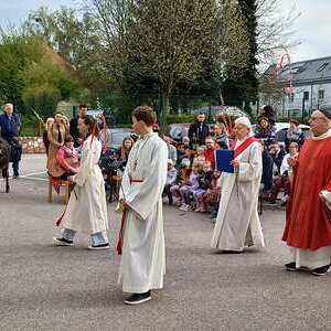 Feier am Kirchenplatz