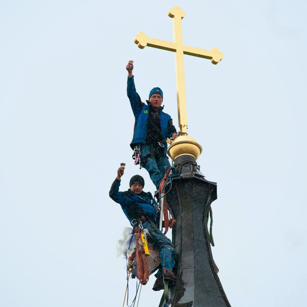Neues Turmkreuz