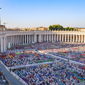 Abendgebet und Papstaudienz