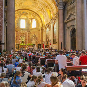 Von 28. Juli bis 3. August 2024 versammelten sich in Rom rund 3200 Ministrant*innen und Begleitpersonen aus ganz Österreich zur Internationalen Ministrant*innen-Wallfahrt.1300 oberösterreichische Ministrant*innen feierten am 31.07.2024 gemeinsam in