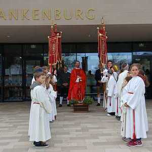 Aufstellung am Schulhof