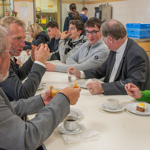 Bischof Manfred Scheuer besuchte die Landwirtschaftsschule in Schlierbach