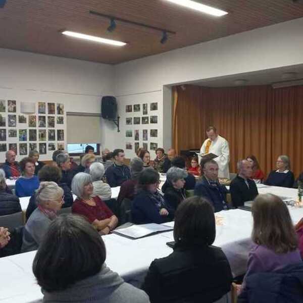 Agape im Pfarrsaal