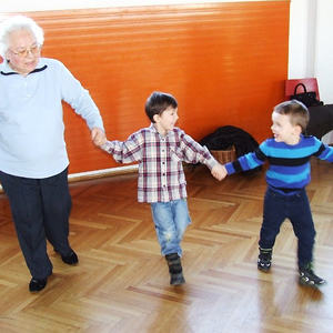 Kinder- und Seniorentanz