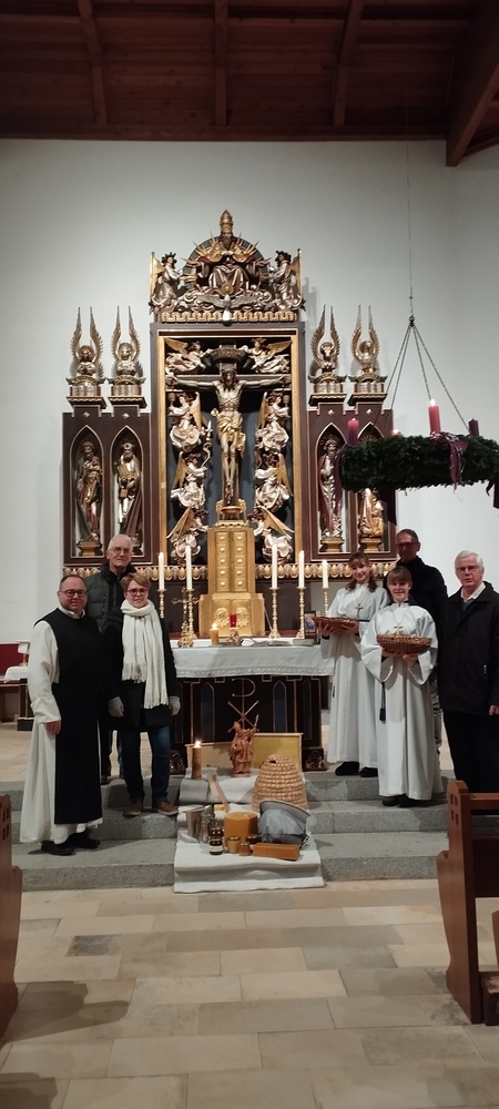 Honigprodukte im Altarraum