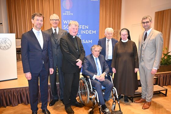 PRO ORIENTE Sektion Linz: Einsatz für den Frieden ist Kernaufgabe der Ökumene / © Kirchenzeitung Diözese Linz / Josef Wallner Gruppenfoto