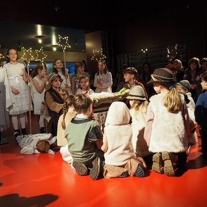 OLYMPUS DIGITAL CAMERA         