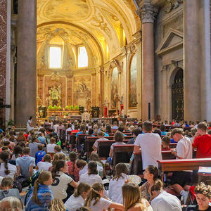 Von 28. Juli bis 3. August 2024 versammelten sich in Rom rund 3200 Ministrant*innen und Begleitpersonen aus ganz Österreich zur Internationalen Ministrant*innen-Wallfahrt.1300 oberösterreichische Ministrant*innen feierten am 31.07.2024 gemeinsam in