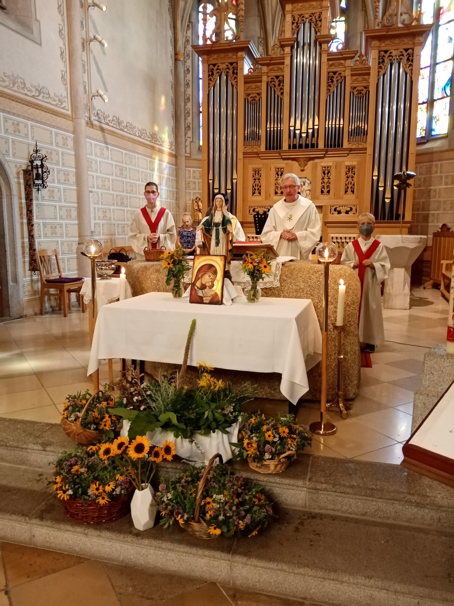 Gottesdienst 15.8.2021 / © Foto: Goldhaubengruppe Schönering Kräuterweihe