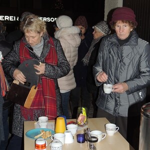 Jahresausklang mit Tee und Gebäck