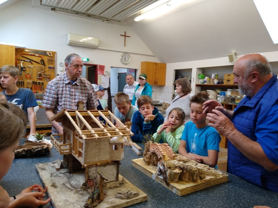 Ministrantenausflug zur Krippenbauschule und in den Hochseilgarten